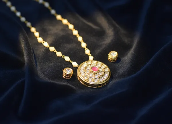Pink_Brass_Necklace_Set_For_Women